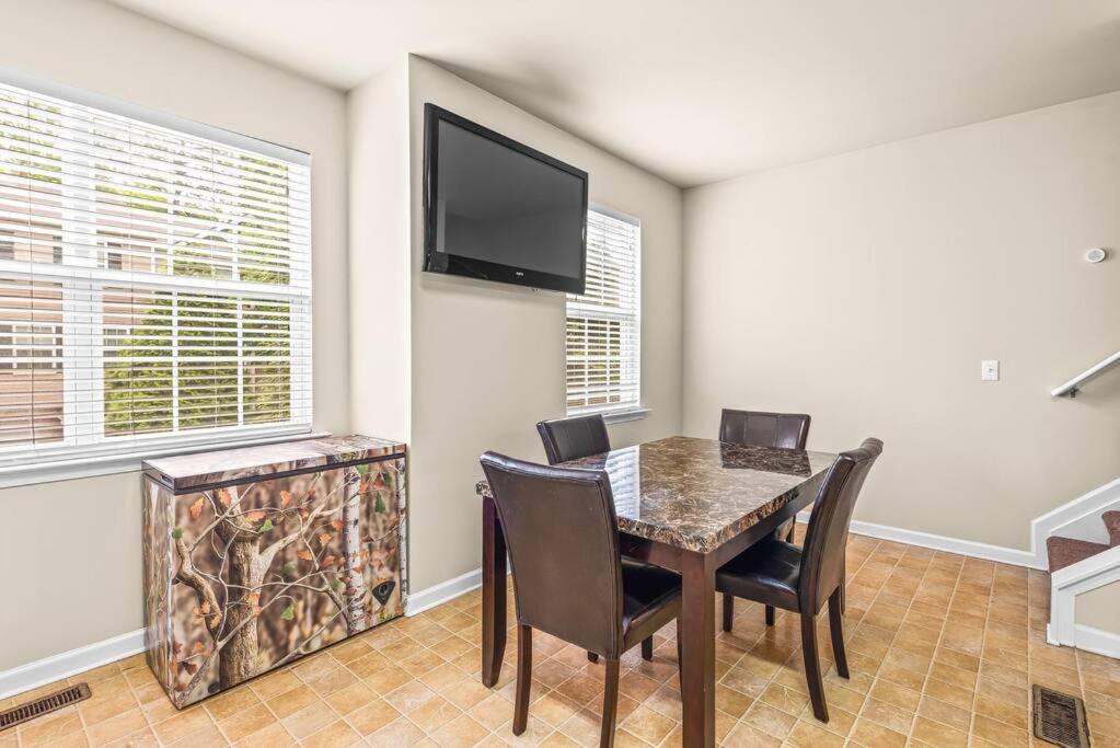 Charming Multilevel 4 Bedroom Townhouse Atlanta Exterior photo